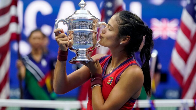 Překvapivou vítězkou loňského ročníku US Open se stala Emma Raducanu